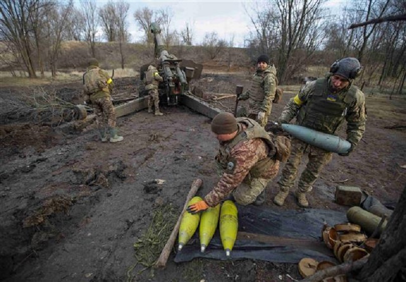 Ukraine rocket strikes kill 63 Russian troops .